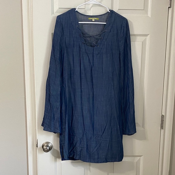 Gianni Bini Dresses & Skirts - Gianni Bini like new chambray bell sleeve a line dress w/ lace up detail v neck